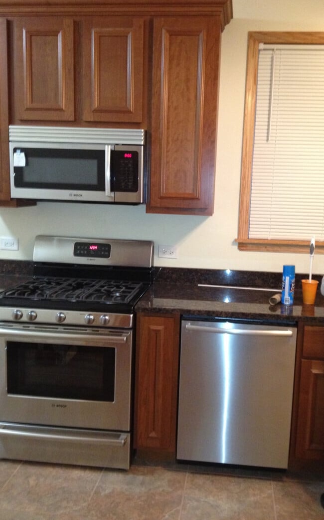 8615 S Colfax Ave, Unit 8615-1