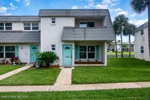 419 Blue Jay Ln in Satellite Beach, FL - Building Photo