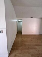 14350 SW 175th St in Miami, FL - Foto de edificio - Building Photo