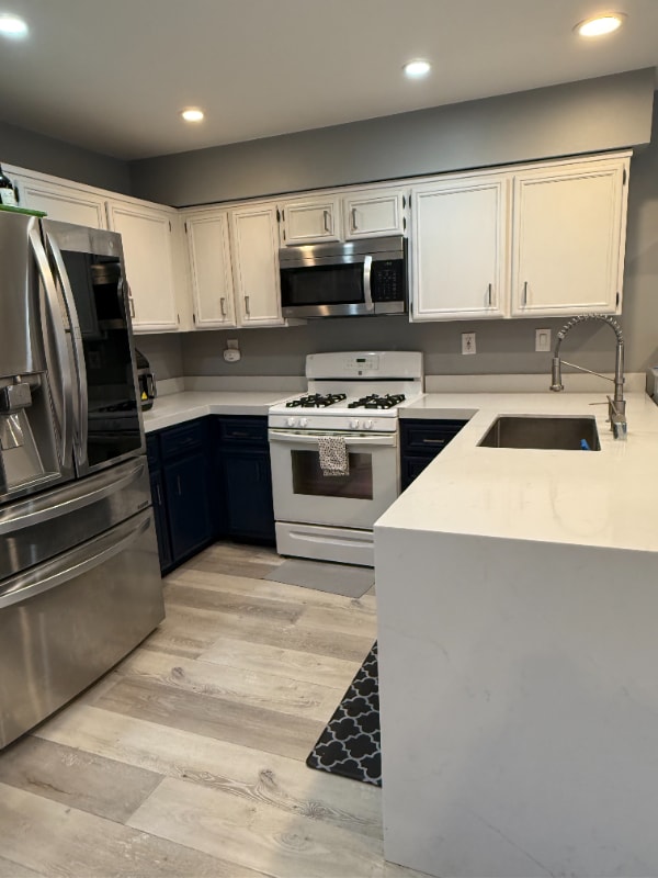 406 E Center St in Anaheim, CA - Building Photo - Building Photo