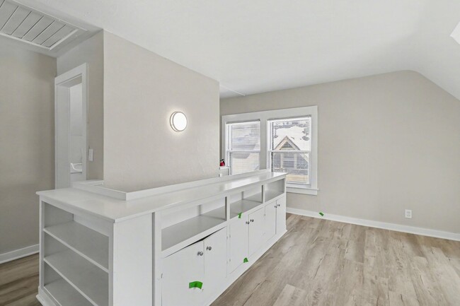 936 W Kalamazoo Ave in Kalamazoo, MI - Building Photo - Building Photo