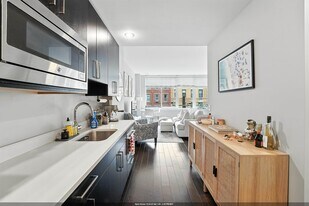 1100 Maxwell Ln in Hoboken, NJ - Building Photo