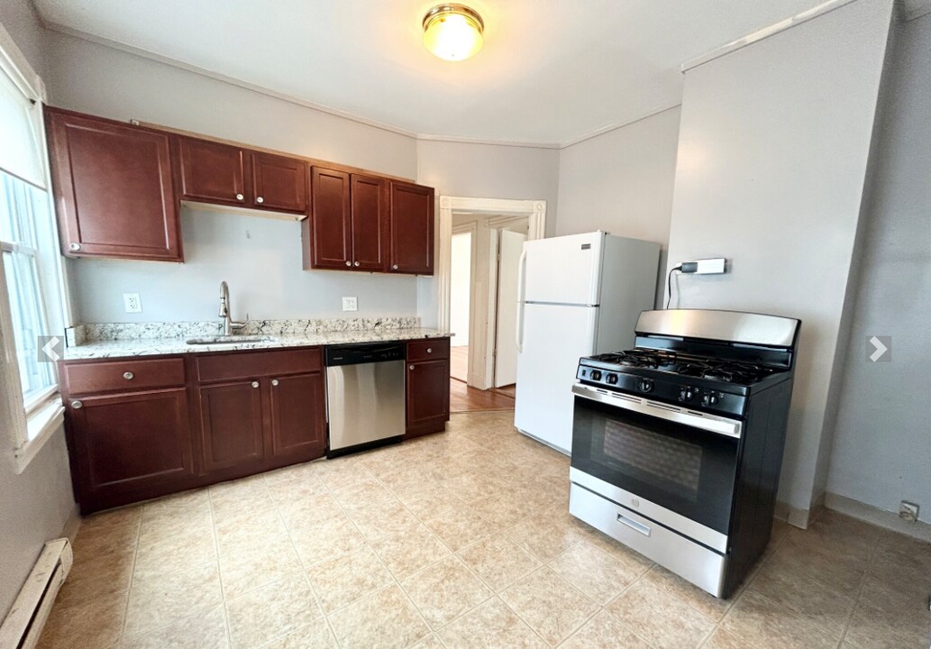 74 Romsey St, Unit #3 in Boston, MA - Foto de edificio