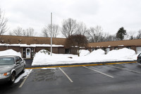 Joseph D. Early Village in Blackstone, MA - Foto de edificio - Building Photo