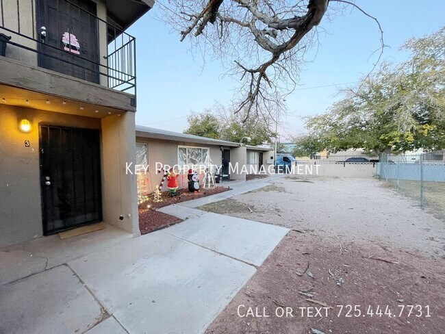 3217 Arlene Way, Unit #3 in Las Vegas, NV - Building Photo - Building Photo