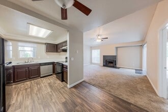 The Lodge at McCarran Ranch Apartment Homes in Reno, NV - Foto de edificio - Building Photo