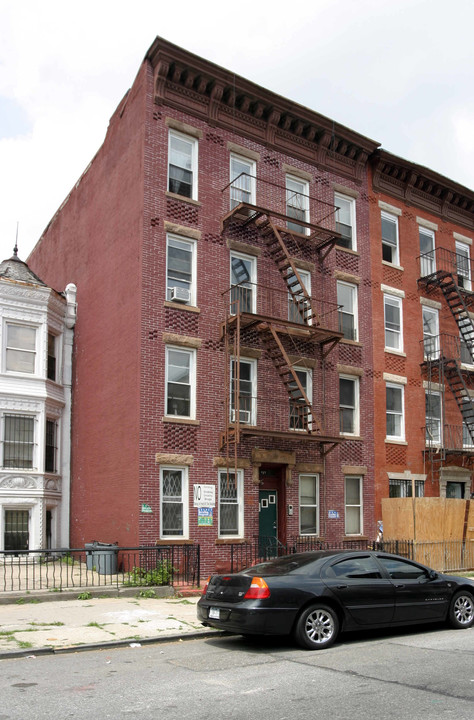 937 Jefferson Ave in Brooklyn, NY - Building Photo