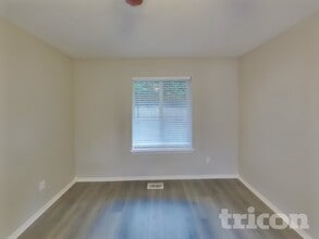 14203 SE 282nd St in Kent, WA - Building Photo - Building Photo