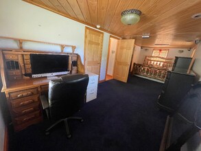 7384 S Susquehanna Trail in Port Trevorton, PA - Foto de edificio - Building Photo