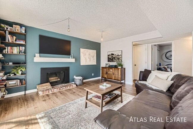 3141 S Tamarac Dr in Denver, CO - Building Photo - Building Photo