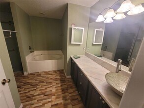 719 Bear Way, Unit 5 in Kissimmee, FL - Foto de edificio - Building Photo