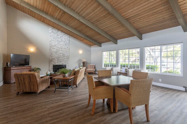 Mesa Village Apartments in San Diego, CA - Building Photo - Building Photo