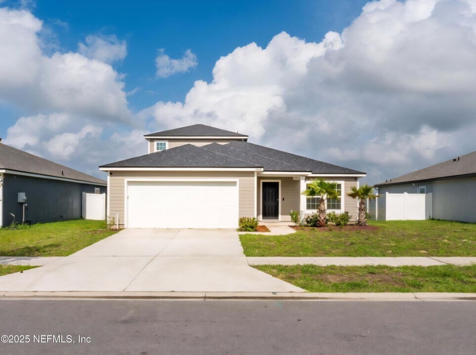 2916 Sheer Bliss Way in Orange Park, FL - Building Photo