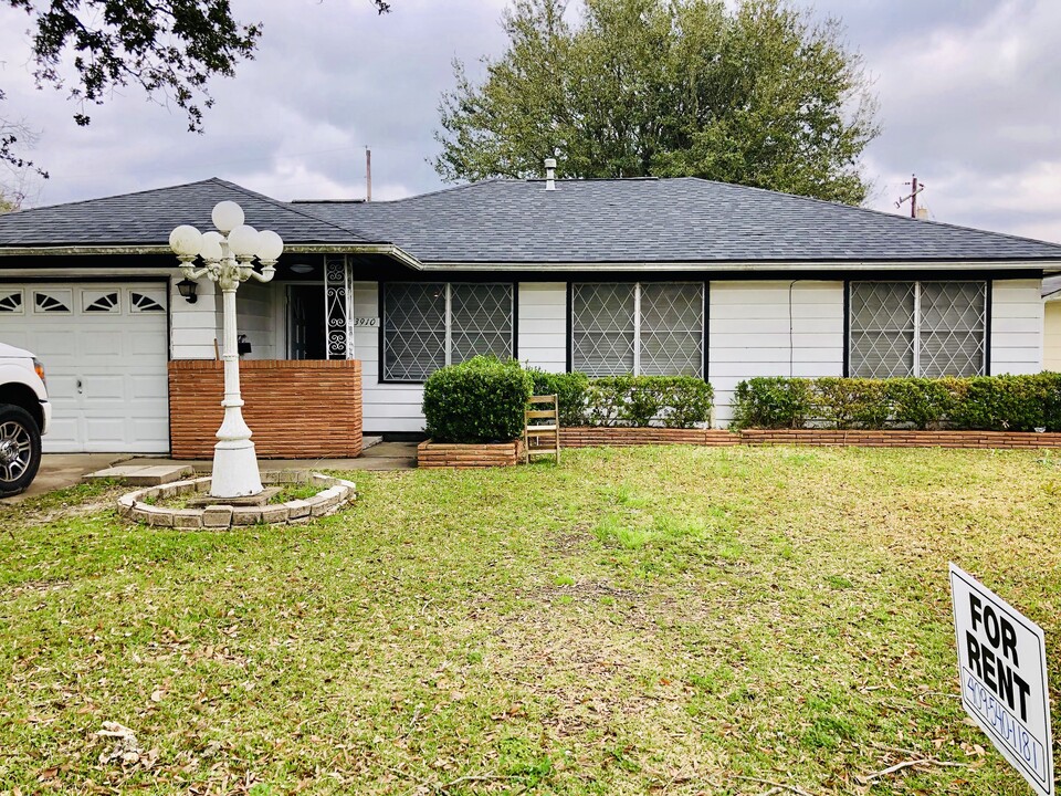 3910 Avalon Ave in Port Arthur, TX - Building Photo