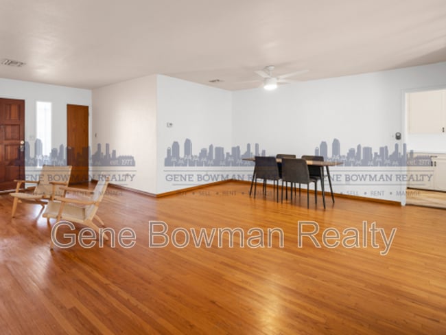 6129 Pembroke Dr in San Diego, CA - Foto de edificio - Building Photo