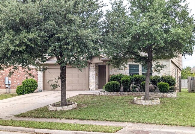 108 Lavaca Loop in Hutto, TX - Building Photo - Building Photo