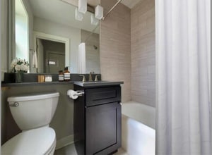 2408 N Kedzie Blvd, Unit 302 in Chicago, IL - Building Photo - Building Photo