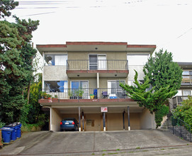 4215 Whitman Ave in Seattle, WA - Building Photo - Building Photo