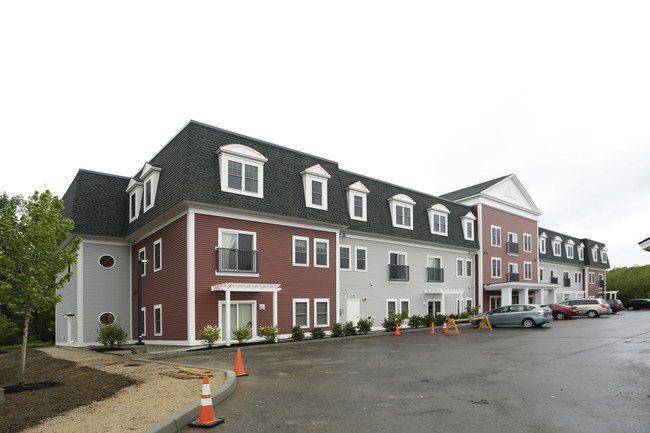 The Residences at Eliot Commons 55+ Community in Eliot, ME - Foto de edificio - Building Photo