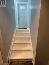 194 Willowbrook Dr in Whitby, ON - Building Photo - Building Photo