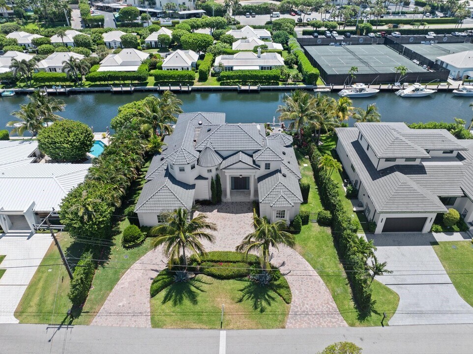 81 Island Dr S in Ocean Ridge, FL - Building Photo