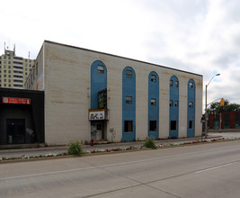 205 Parkdale Av N in Hamilton, ON - Building Photo - Building Photo