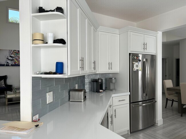 2404 NW 67th St in Boca Raton, FL - Building Photo - Building Photo