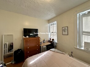 72A Revere St, Unit 2R in Boston, MA - Foto de edificio - Building Photo