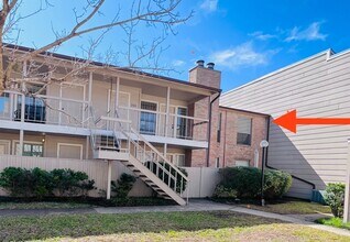 2110 Wilcrest Dr in Houston, TX - Building Photo - Building Photo