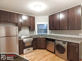 907 W George St, Unit 2 in Chicago, IL - Building Photo