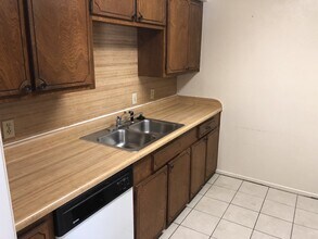 220 W 4th St in Irving, TX - Building Photo - Building Photo