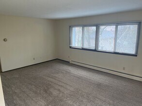 2010 Greysolon Rd in Duluth, MN - Building Photo - Building Photo