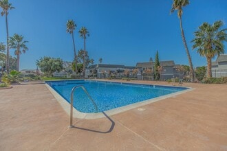 Marina Heights in Pittsburg, CA - Foto de edificio - Building Photo