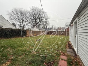 4114 S Detroit Ave in Toledo, OH - Building Photo - Building Photo