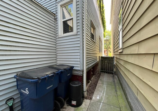 1709 N Astor St in Milwaukee, WI - Foto de edificio - Building Photo