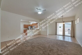 975 W Waxleaf Pl in Oro Valley, AZ - Building Photo - Building Photo