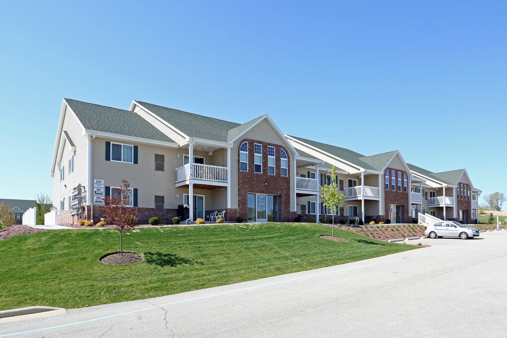 Honey Creek Apartments East Troy, WI Apartments