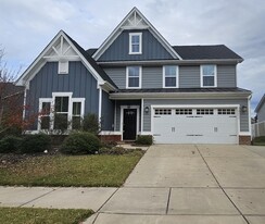 12631 ES Draper Dr in Huntersville, NC - Building Photo