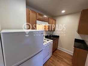 2 Ware St in Cambridge, MA - Building Photo - Building Photo