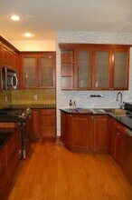 16 Kent Sq, Unit Unit1 in Brookline, MA - Foto de edificio - Building Photo