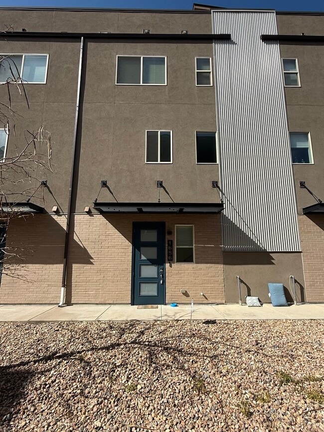 1656 Julian St in Denver, CO - Building Photo - Building Photo