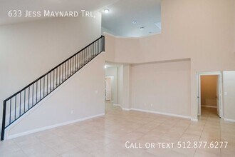 633 Jess Maynard Trail in Leander, TX - Foto de edificio - Building Photo