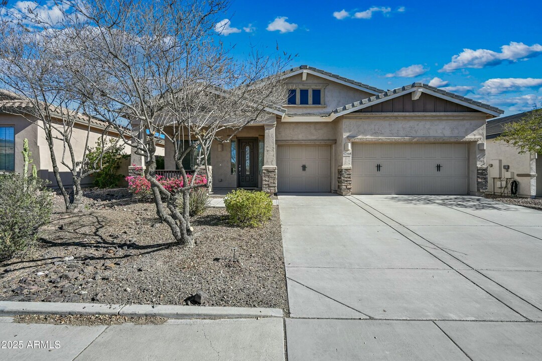 12568 W Chucks Ave in Peoria, AZ - Building Photo