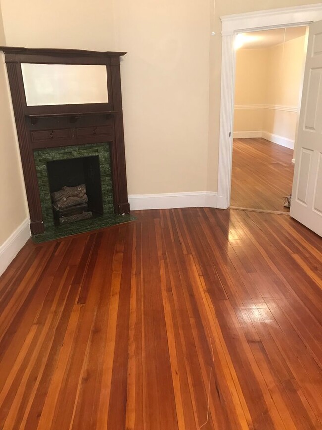 23 Linden Pl in Brookline, MA - Building Photo - Building Photo