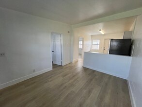 320 NE 13th Ave in Boynton Beach, FL - Foto de edificio - Building Photo