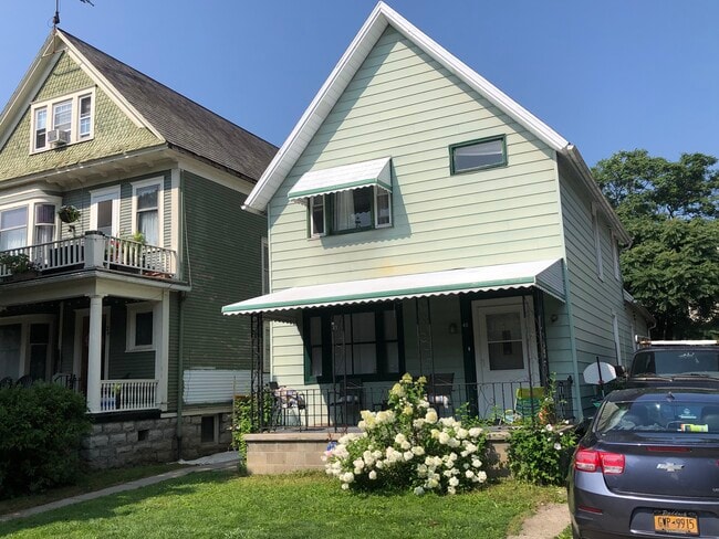 property at 40 Putnam St