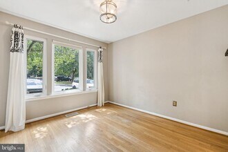 2009 Swans Neck Way in Reston, VA - Building Photo - Building Photo