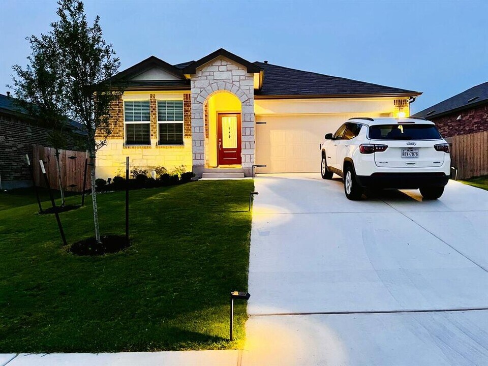 5416 Bellissima Way in Round Rock, TX - Building Photo