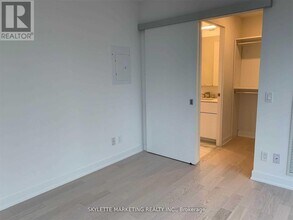 25-3025 Richmond St E in Toronto, ON - Building Photo - Building Photo