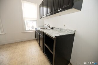 473 Howard Ave in New Haven, CT - Building Photo - Building Photo